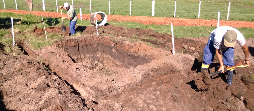 Instalação do Biodigestor Rural de 5 m³ - Buraco para o biodigestor